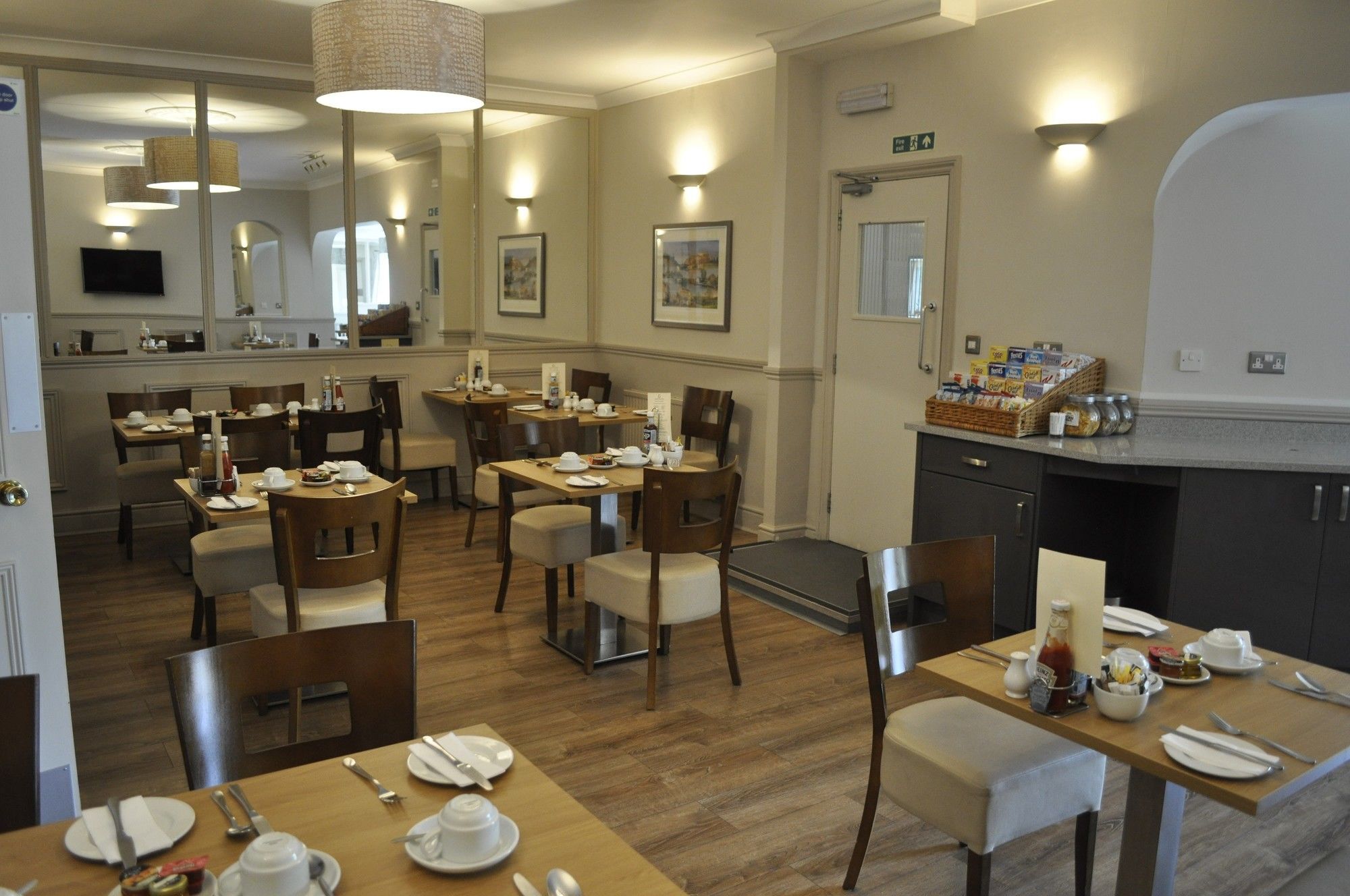 Hayward'S At The Grasmere كينشام المظهر الخارجي الصورة